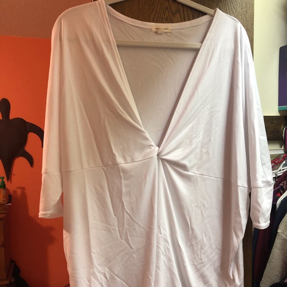 Urban Outfitters white flowy shirt - Picture 1 of 1